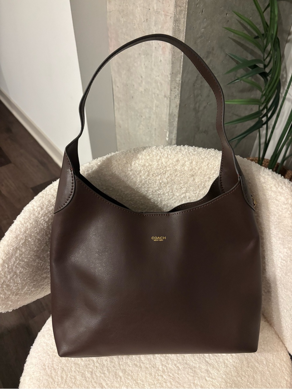 Coach Brooklyn shoulder bag 28 
In brass maple